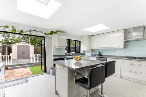 4 bedroom terraced house for sale, Mitchell Road, London, N13