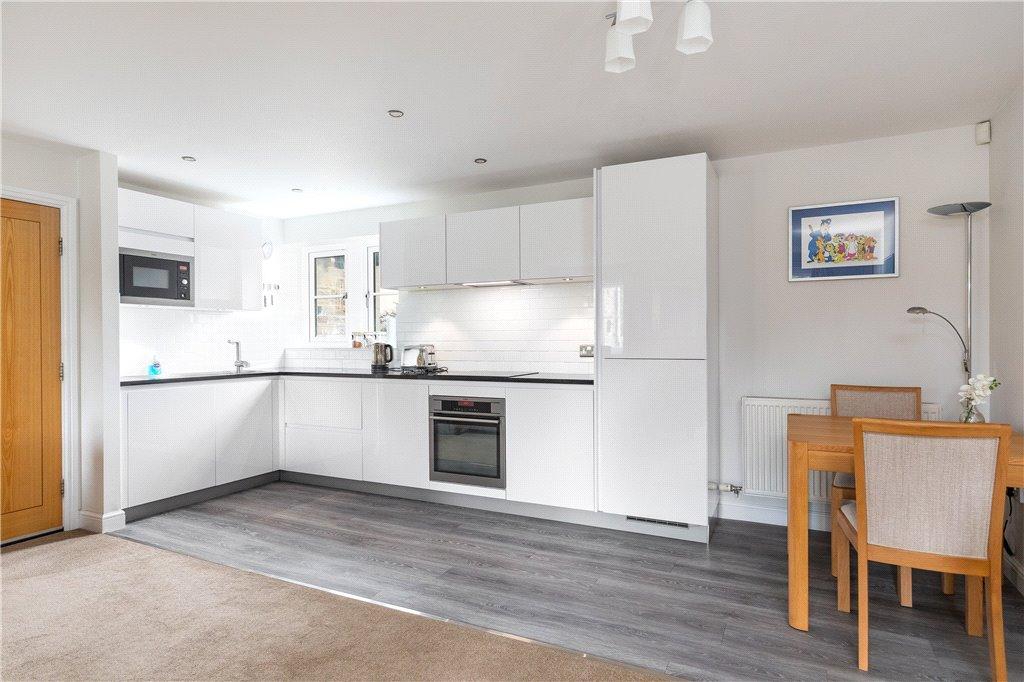 Kitchen/Dining Area