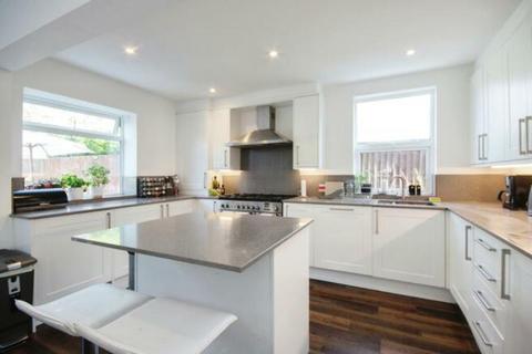 3 bedroom semi-detached house for sale, Douglas Avenue, Christchurch BH23