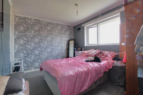 3 bedroom end of terrace house for sale, Purbrook Way, Havant