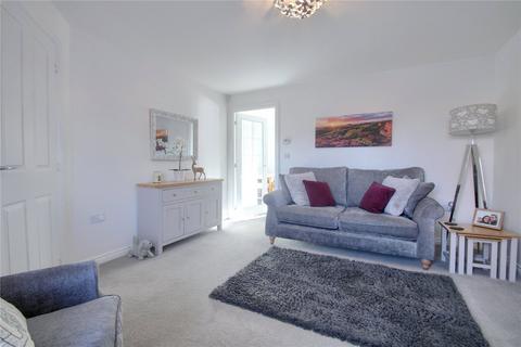3 bedroom end of terrace house to rent, Picton Close, Yarm