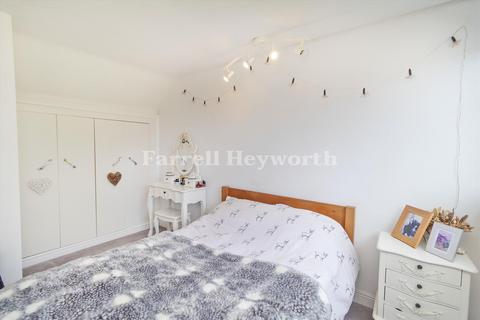 52 Alder Grove, Poulton-le-fylde, FY6 8EH