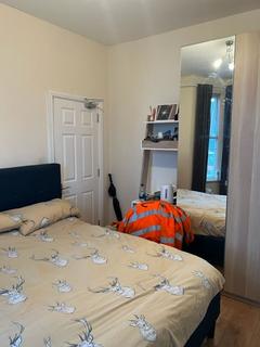 1 bedroom in a house share to rent, London, SE8