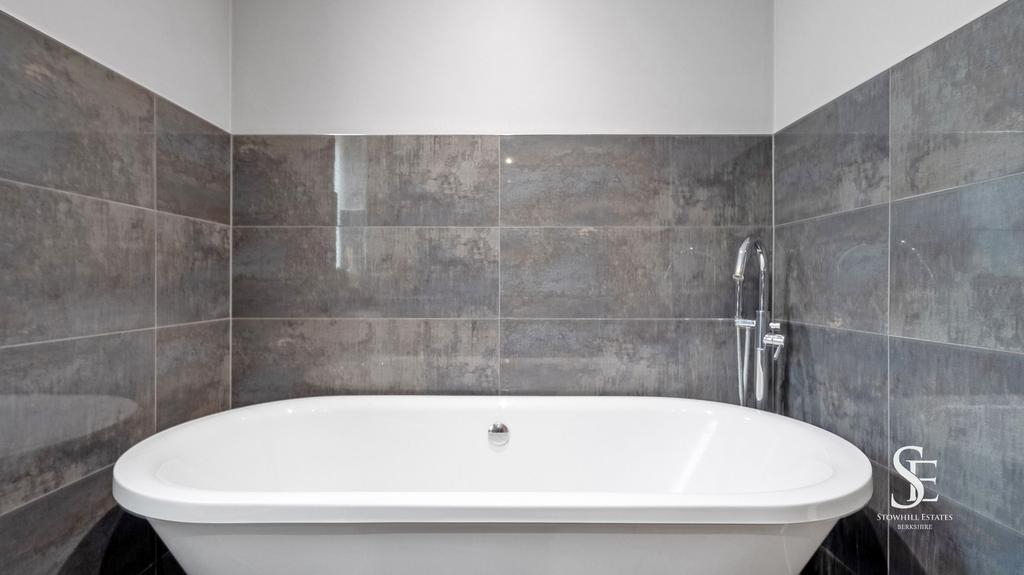 Family Bathroom bath