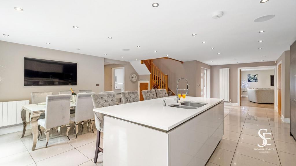 Kitchen to Dining area
