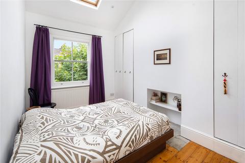 18c Downs Road, London, E5 8DD