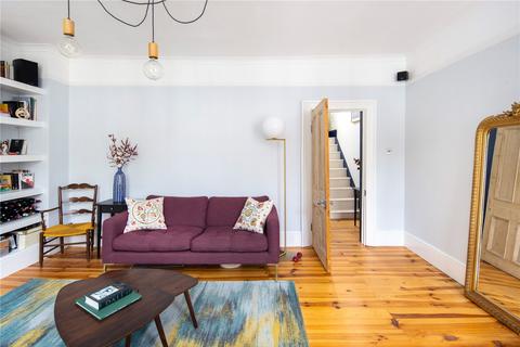 18c Downs Road, London, E5 8DD
