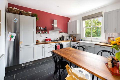18c Downs Road, London, E5 8DD