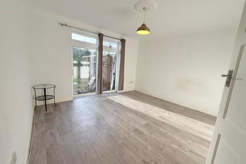 3 bedroom house to rent, Fuller Road, Dagenham RM8