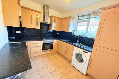 3 bedroom house to rent, Fuller Road, Dagenham RM8