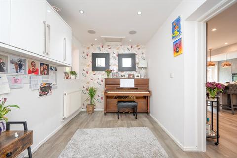 37c Forge End, St Albans, AL2 3EQ