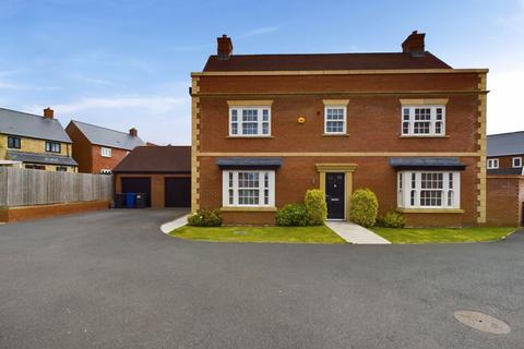 5 bedroom detached house for sale, Cartmel Close, Towcester, NN12