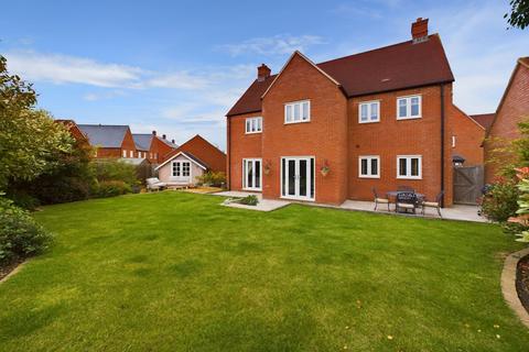 5 bedroom detached house for sale, Cartmel Close, Towcester, NN12