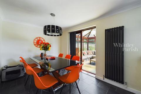 7 Alexander Close, Long Stratton, Norwich, NR15 2RJ