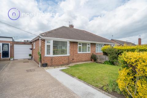 2 bedroom bungalow for sale, Rayleigh Drive, Woodland's Park, Wideopen, NE13