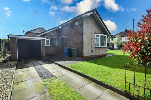 2 bedroom bungalow for sale, Moorside Road, Flixton, M41