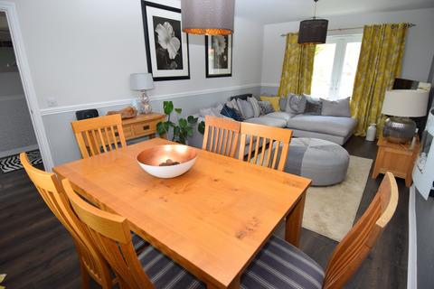 54 Holloway Close, Amesbury, Salisbury, SP4 7DF