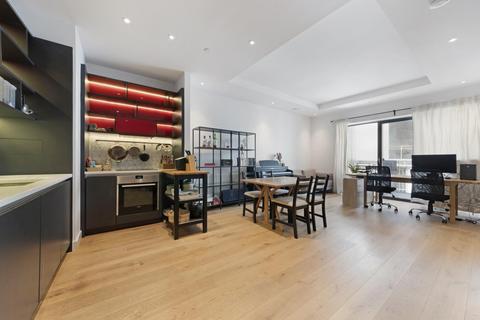 1 bedroom apartment to rent, Modena House, London City Island, London, E14