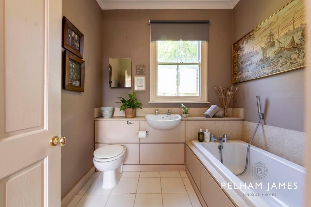Principal En Suite, 3 Ayston Road, Uppingham
