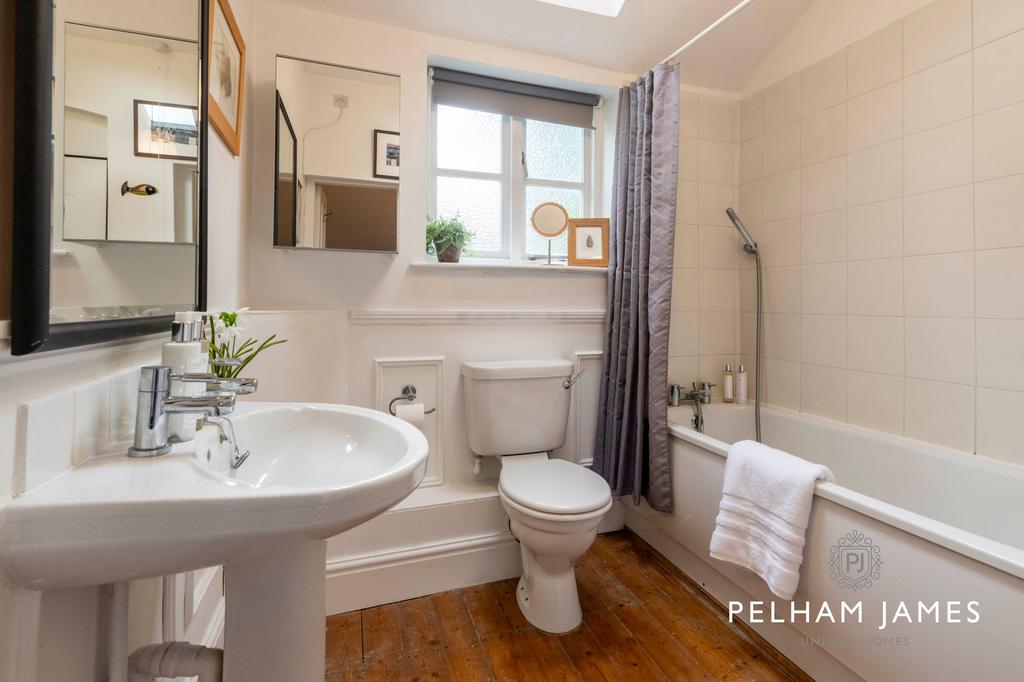 Family Bathroom, 3 Ayston Road, Uppingham