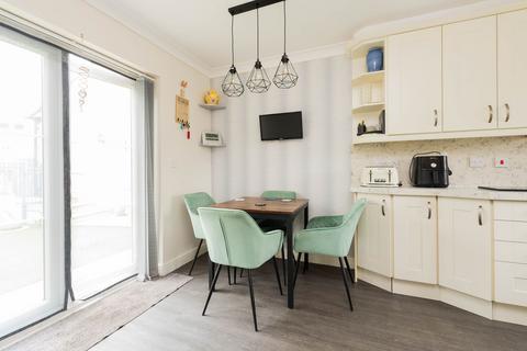 3 bedroom end of terrace house for sale, Park View Road, Witney, OX28