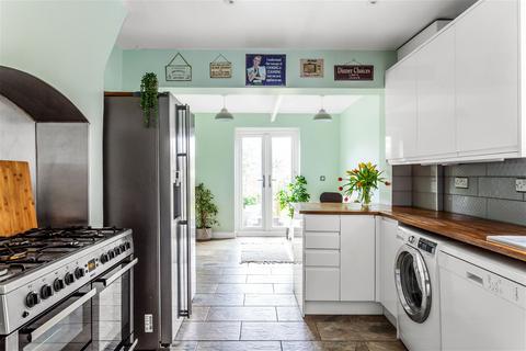 37 Montem Road, New Malden, KT3 3QU