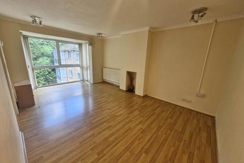 2 bedroom flat for sale, Woburn Court, Luton LU4