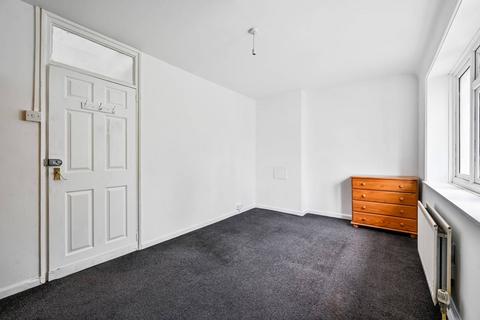 3 bedroom house to rent, Greenbay Road, Charlton, London, SE7