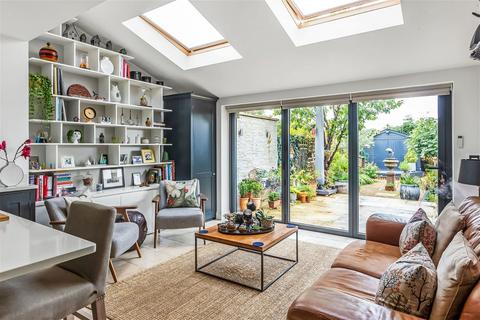 20 Mount Road, New Malden, KT3 3JU