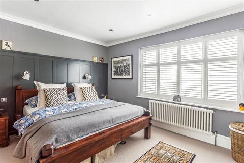 20 Mount Road, New Malden, KT3 3JU