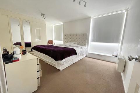 2 bedroom apartment for sale, Denham Lodge, Uxbridge