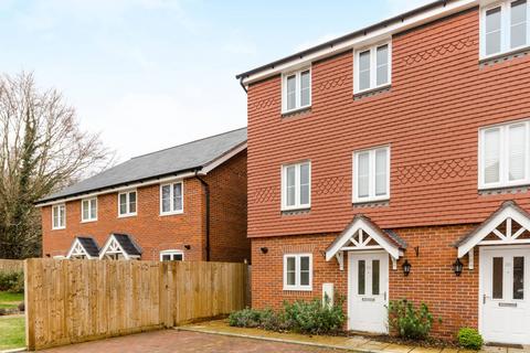 4 bedroom semi-detached house to rent, Grayling Close, Godalming, GU7