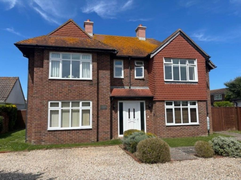 Lovelace Lodge, Selsey 2 bed flat to rent £1,050 pcm (£242 pw)