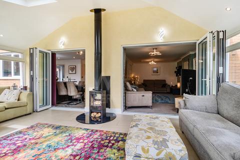 5 bedroom detached house for sale, Villa Way, Wootton, Northampton, Northamptonshire