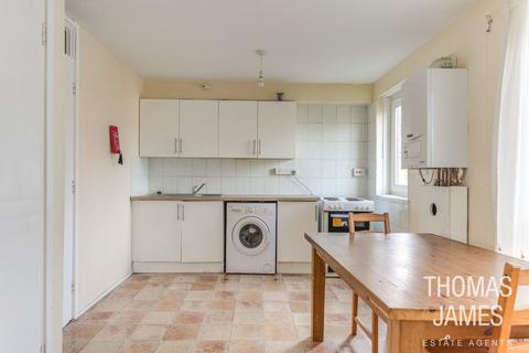 3 bedroom flat for sale, The Sandlings, London