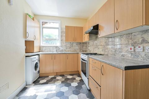 3 bedroom terraced house to rent, Fountain Road, Tooting, London, SW17