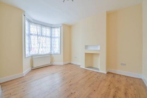 3 bedroom terraced house to rent, Fountain Road, Tooting, London, SW17