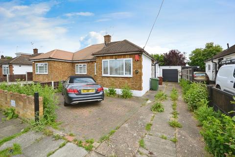 2 bedroom semi-detached bungalow for sale, London Road, Stanford-Le-Hope, SS17