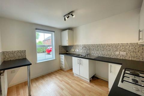3 bedroom terraced house to rent, Serve Close, Wellingborough NN8