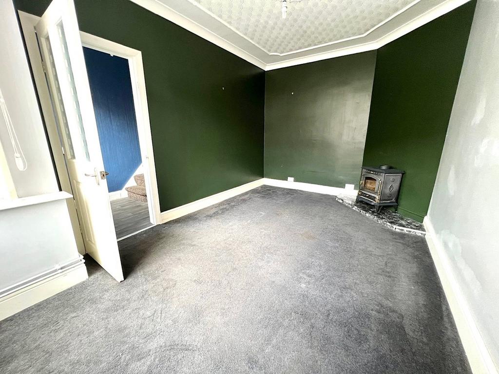 Wall Street, Grimsby, DN34 2 bed terraced house £595 pcm (£137 pw)