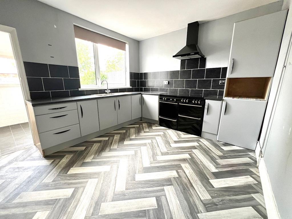 Wall Street, Grimsby, DN34 2 bed terraced house £595 pcm (£137 pw)