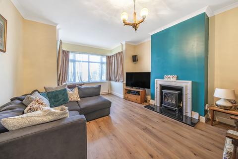 77 Hampermill Lane, Watford, WD19 4NT