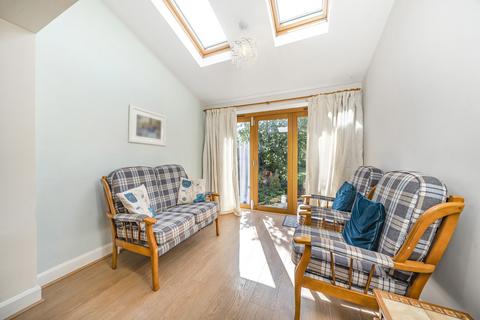 77 Hampermill Lane, Watford, WD19 4NT