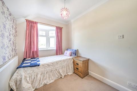 77 Hampermill Lane, Watford, WD19 4NT