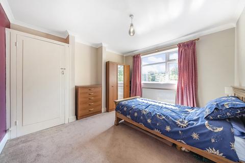 77 Hampermill Lane, Watford, WD19 4NT