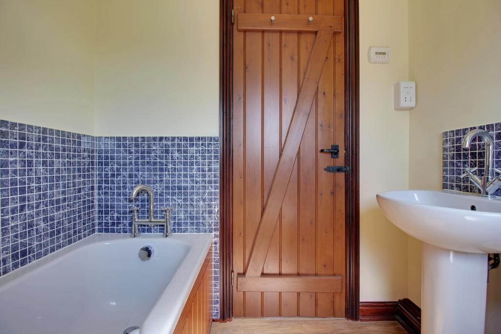 2nd Floor Bathroom