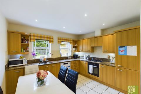 5 bedroom detached house to rent, Durham Drive, Deepcut, Camberley, Surrey, GU16