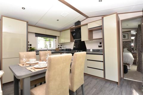 2 bedroom park home for sale, The Spinney, Bashley Caravan Park, Sway Road, New Milton, BH25