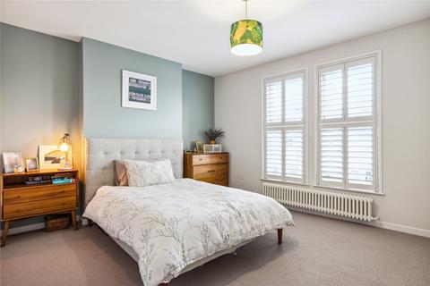 5 bedroom terraced house for sale, Temperley Road, SW12