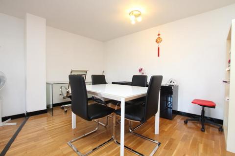 2 bedroom apartment to rent, St. James Barton, Bristol BS1